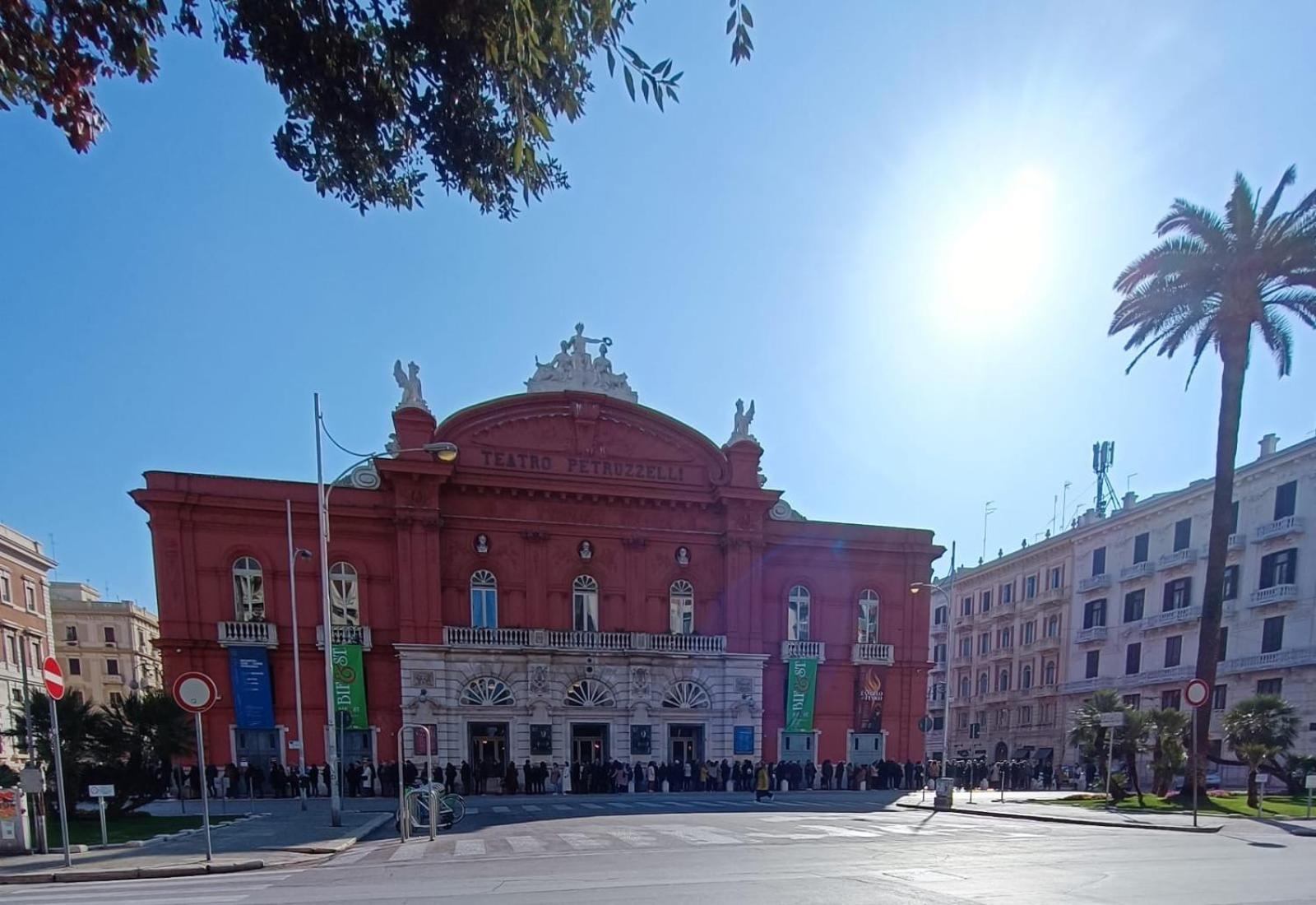 Вілла L'Antica Dimora In Centro Барі Екстер'єр фото